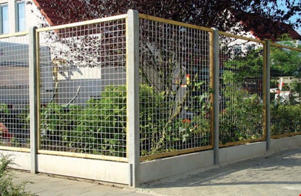 Houten schutting, gaaspaneel of betonplaat: welke tuinafscheiding kies jij?